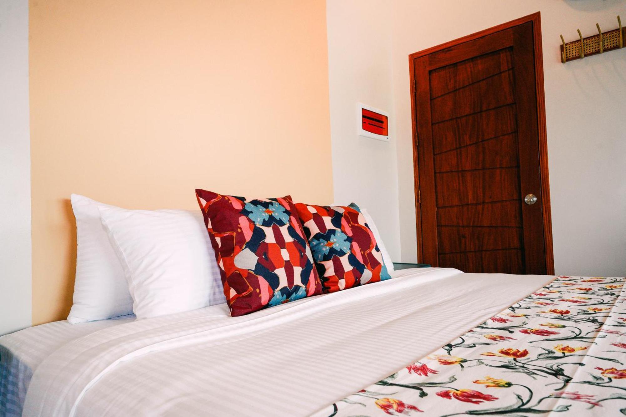 Hotel Kimberly Tagaytay Тагайтай Экстерьер фото